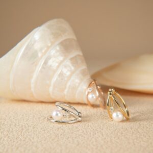stock seashell pearl earrings
